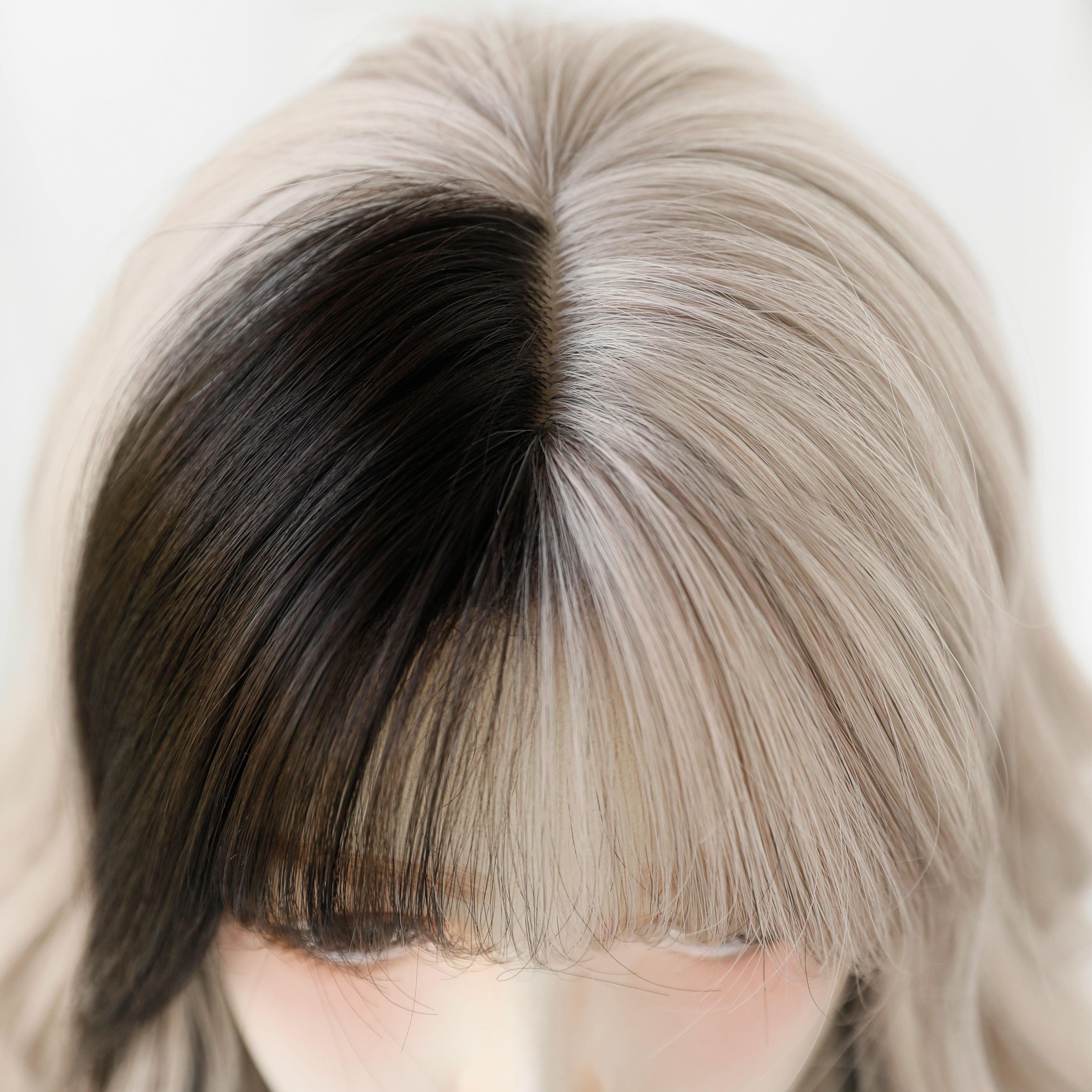 SAKUMETA Cruella Black and White Ombre Short Wavy Wig with Bang