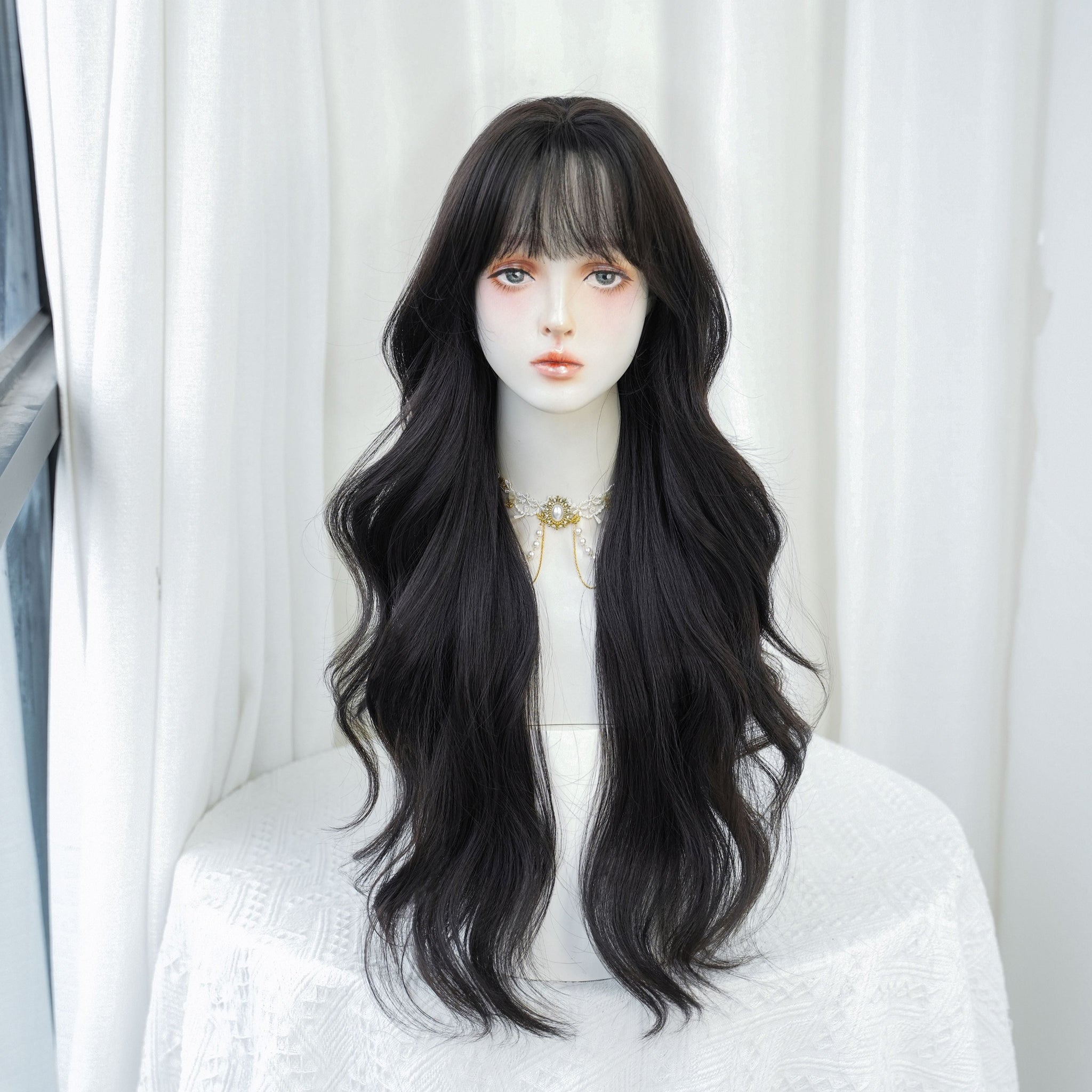 SAKUMETA  Black Long Wavy Wig with Wipsy Bang